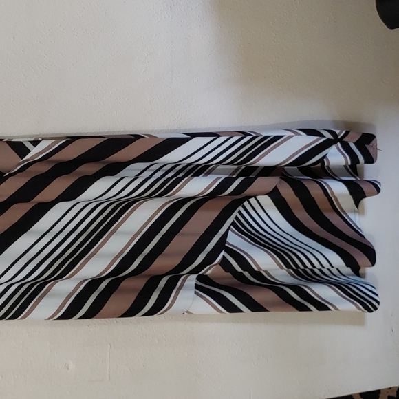 Adressing Woman Women's Size Small Sleeveless Dress - Picture 6 of 6